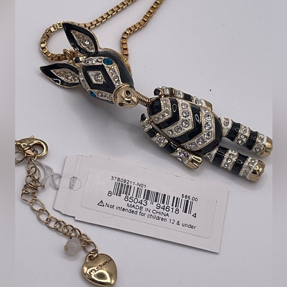 Betsey Johnson Zebra Necklace - Picture 4 of 11